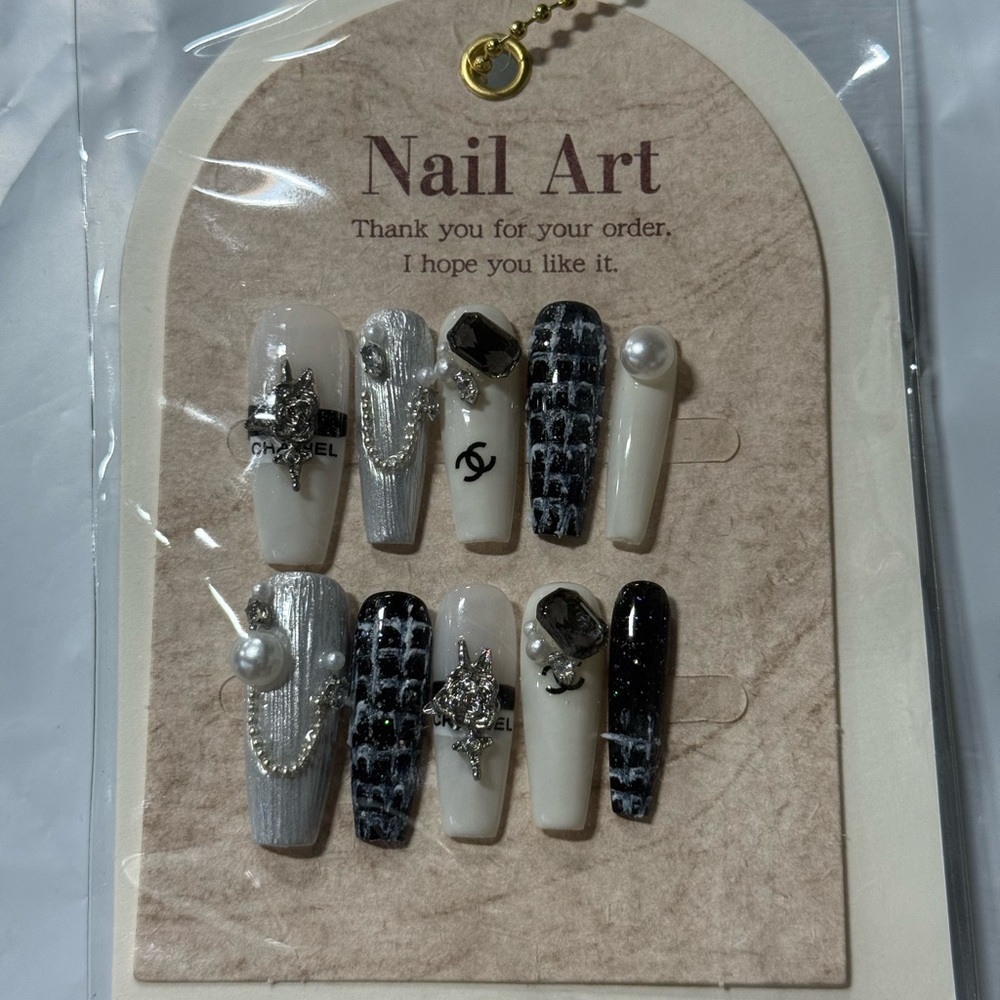 Monochrome Artistic Press-On Nails Medium Length